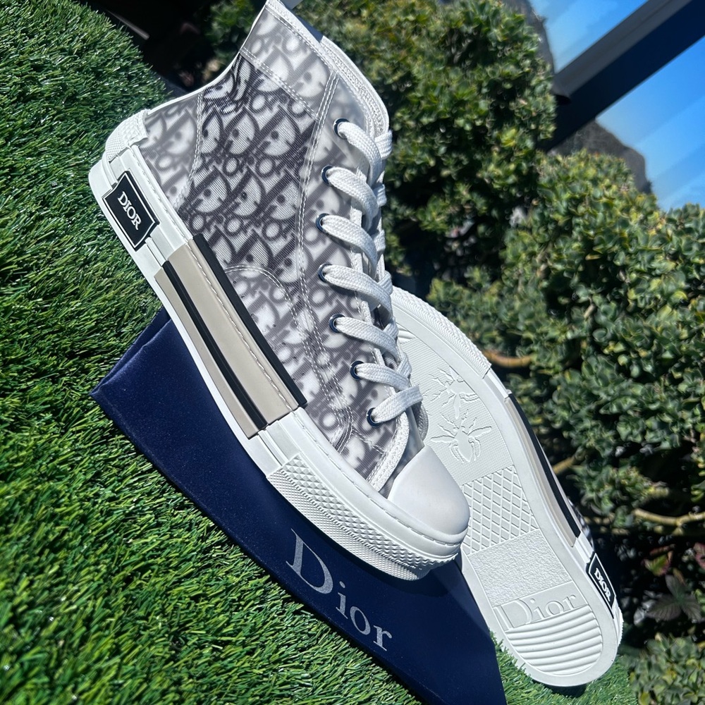 Dior mens High-Top Sneakers - Black and White